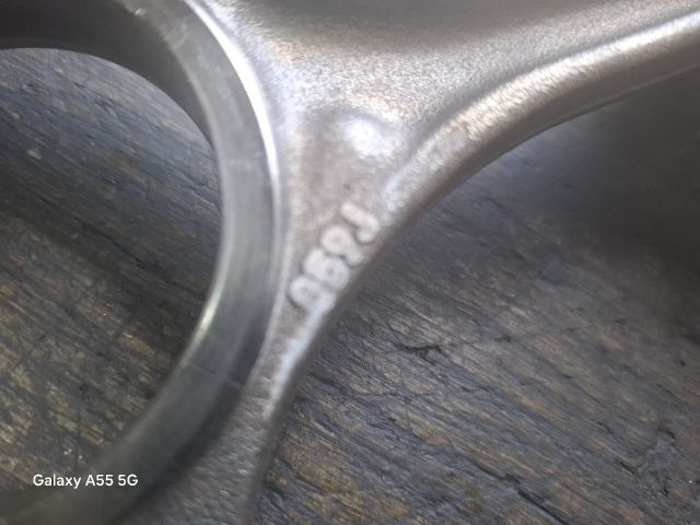 bontott AUDI A6 C5 Dugattyú és Hajtókar