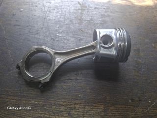 bontott AUDI A6 C5 Dugattyú és Hajtókar