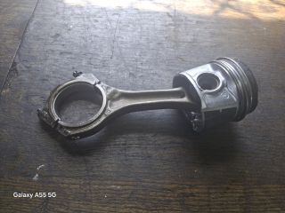 bontott AUDI A6 C5 Dugattyú és Hajtókar