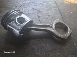 bontott AUDI A6 C5 Dugattyú és Hajtókar