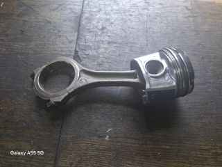 bontott AUDI A6 C5 Dugattyú és Hajtókar