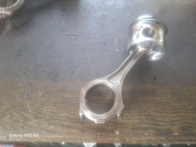 bontott AUDI A6 C5 Dugattyú és Hajtókar