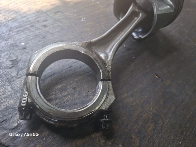 bontott AUDI A6 C5 Dugattyú és Hajtókar