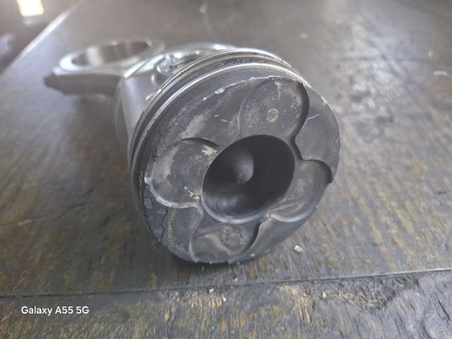 bontott AUDI A6 C5 Dugattyú és Hajtókar