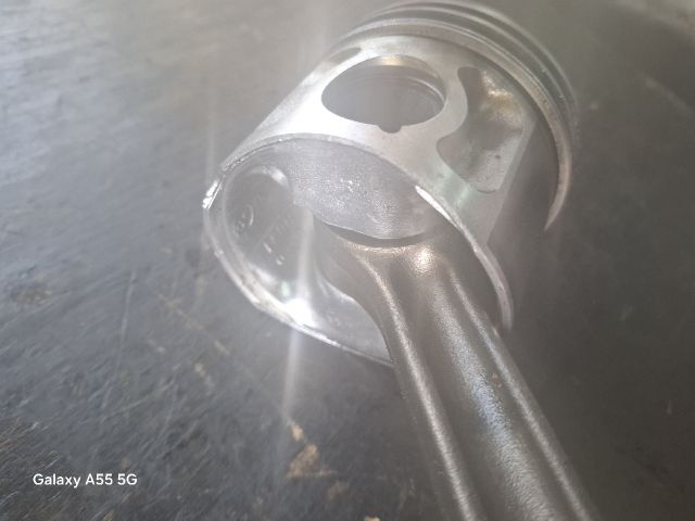 bontott AUDI A6 C5 Dugattyú és Hajtókar