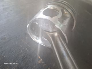 bontott AUDI A6 C5 Dugattyú és Hajtókar