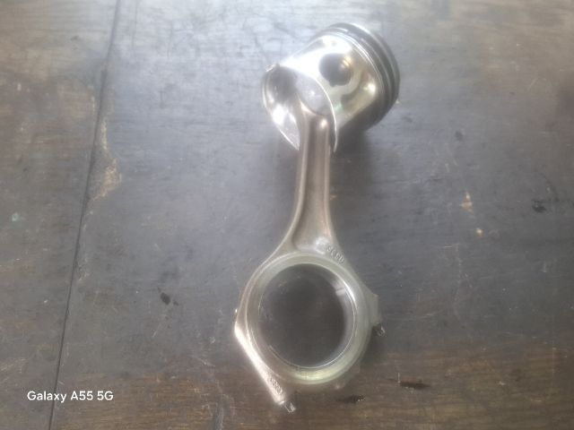 bontott AUDI A6 C5 Dugattyú és Hajtókar