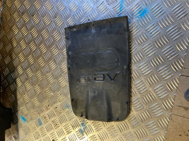 bontott AUDI A6 C5 Felső Motorburkolat