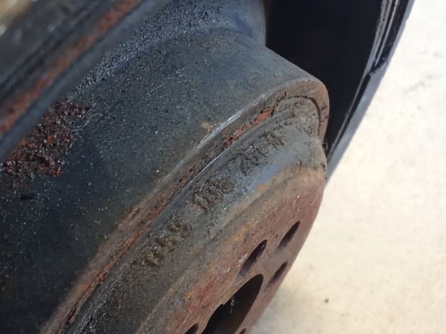 bontott AUDI A6 C5 Főtengely Szíjtárcsa