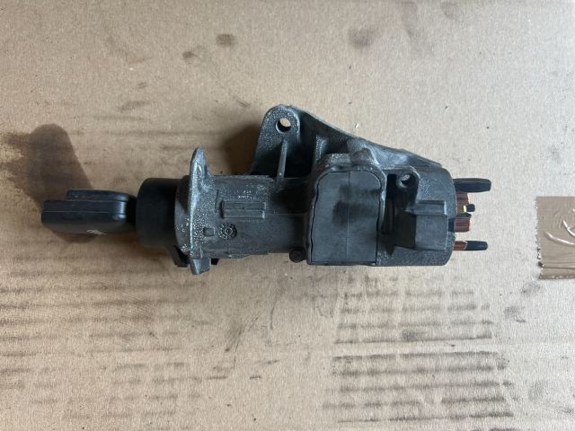 bontott AUDI A6 C5 Gyújtáskapcsoló Házzal