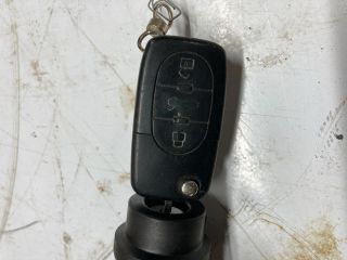 bontott AUDI A6 C5 Gyújtáskapcsoló Házzal