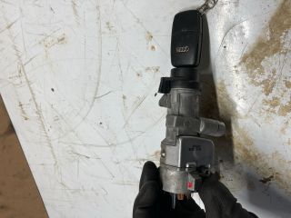 bontott AUDI A6 C5 Gyújtáskapcsoló Házzal