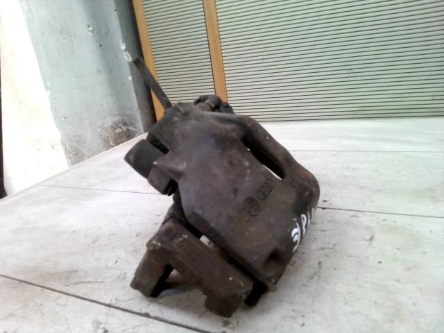 bontott AUDI A6 C5 Jobb első Féknyereg Munkahengerrel