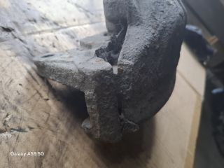 bontott AUDI A6 C5 Jobb első Féknyereg Munkahengerrel