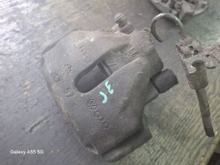 bontott AUDI A6 C5 Jobb első Féknyereg Munkahengerrel