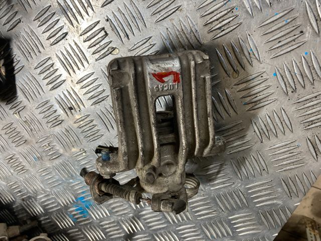 bontott AUDI A6 C5 Jobb hátsó Féknyereg Munkahengerrel