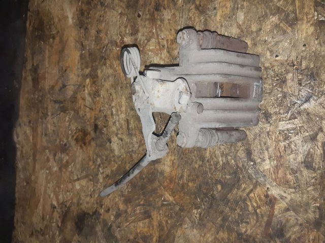 bontott AUDI A6 C5 Jobb hátsó Féknyereg Munkahengerrel