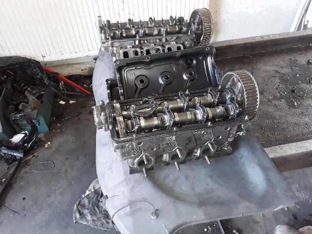 bontott AUDI A6 C5 Jobb Hengerfej (V-Motor/Boxer)