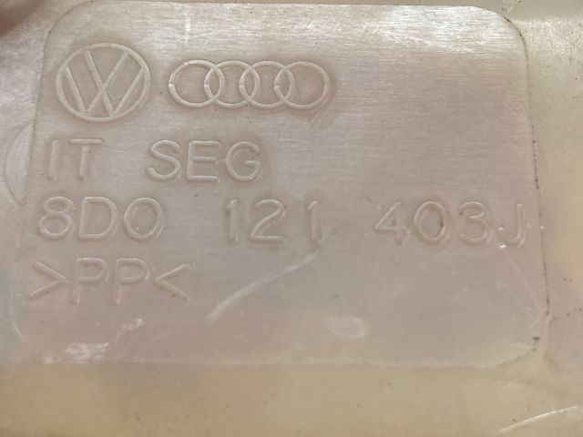 bontott AUDI A6 C5 Kiegyenlítő Tartály