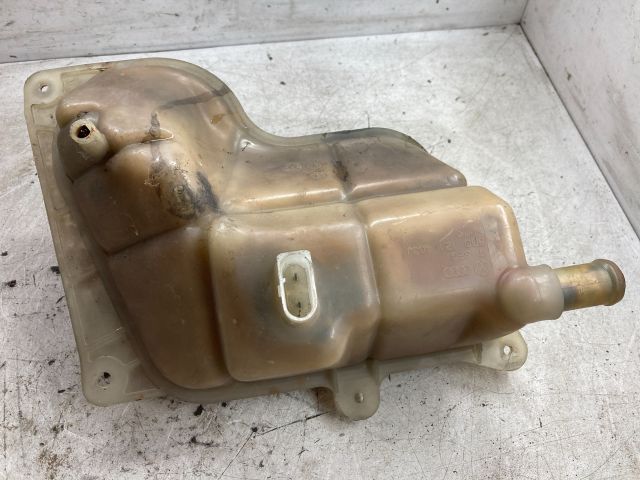 bontott AUDI A6 C5 Kiegyenlítő Tartály