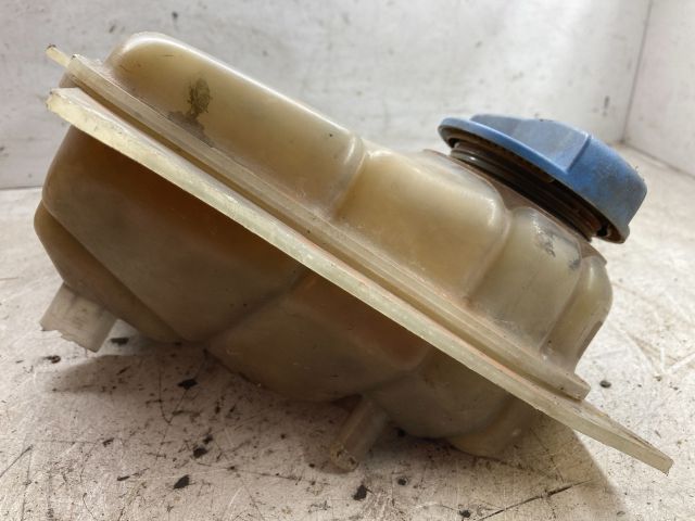 bontott AUDI A6 C5 Kiegyenlítő Tartály