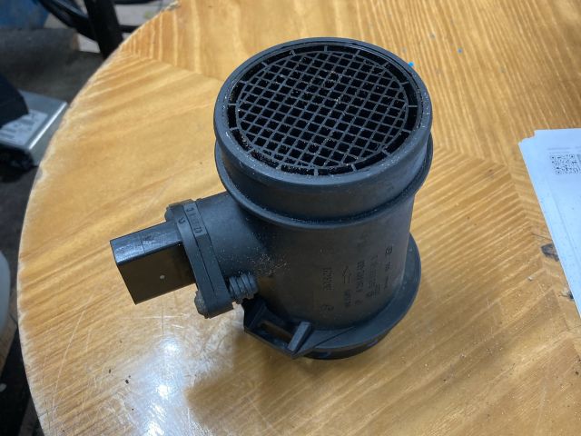 bontott AUDI A6 C5 Légtömegmérő