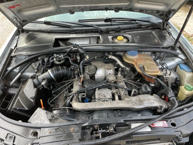 bontott AUDI A6 C5 Motor (Fűzött blokk hengerfejjel)