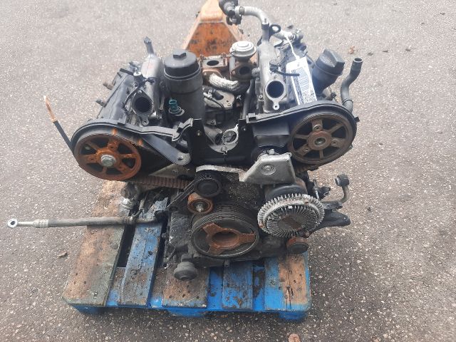 bontott AUDI A6 C5 Motor (Fűzött blokk hengerfejjel)