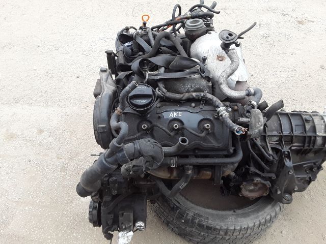 bontott AUDI A6 C5 Motor (Fűzött blokk hengerfejjel)