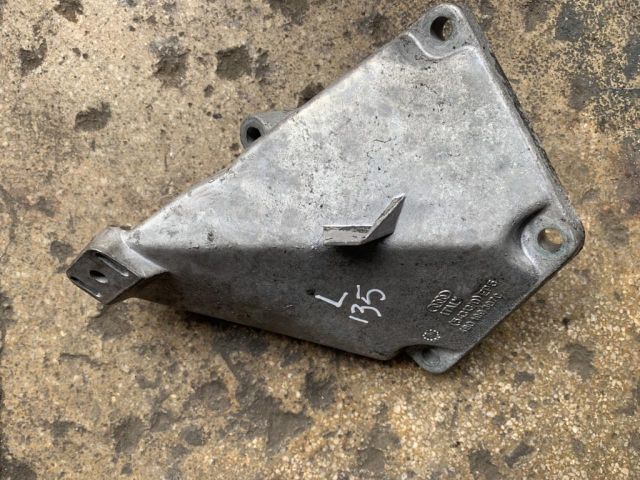bontott AUDI A6 C5 Motor Tartó Bak Bal