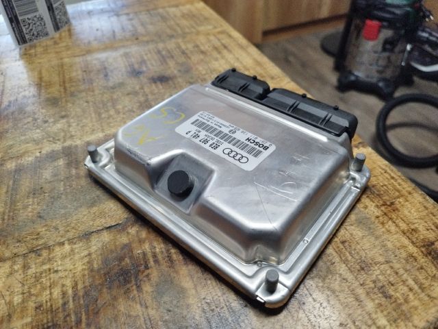 bontott AUDI A6 C5 Motorvezérlő