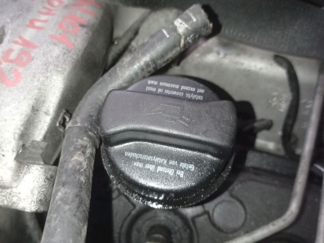 bontott AUDI A6 C5 Olajbeöntő Sapka