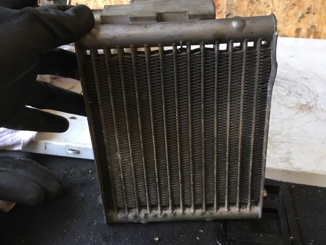 bontott AUDI A6 C5 Olajhűtő