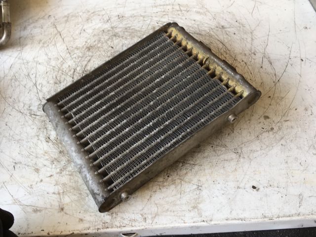 bontott AUDI A6 C5 Olajhűtő