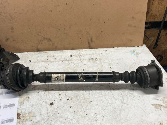 bontott AUDI A6 C5 Bal Féltengely