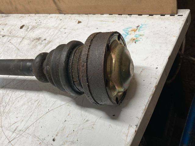 bontott AUDI A6 C5 Bal hátsó Féltengely