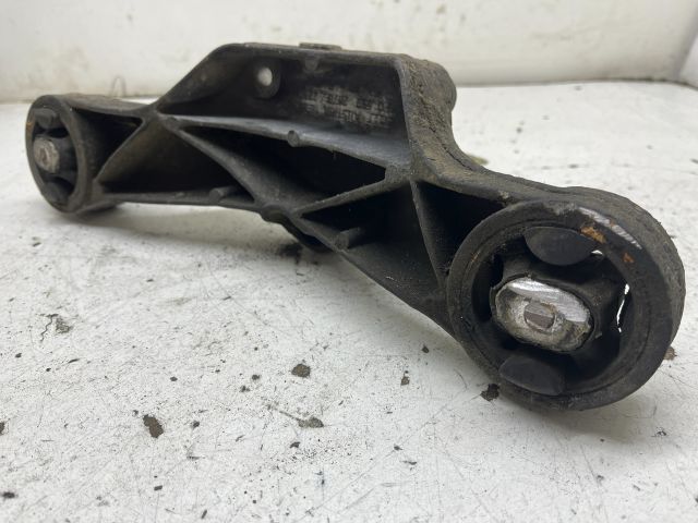 bontott AUDI A6 C5 Differenciálmű Tartó Bak