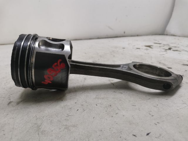 bontott AUDI A6 C5 Dugattyú és Hajtókar