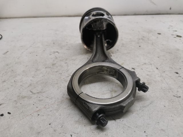 bontott AUDI A6 C5 Dugattyú és Hajtókar