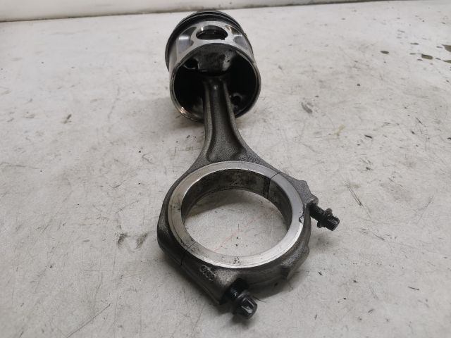 bontott AUDI A6 C5 Dugattyú és Hajtókar