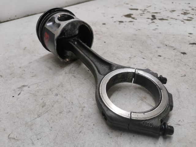 bontott AUDI A6 C5 Dugattyú és Hajtókar