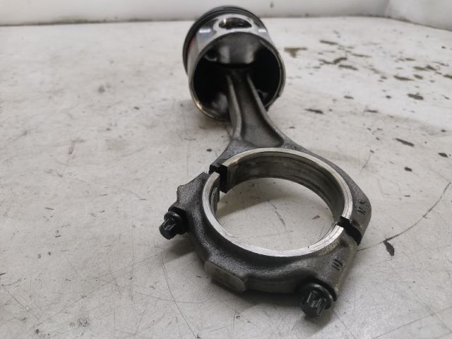 bontott AUDI A6 C5 Dugattyú és Hajtókar