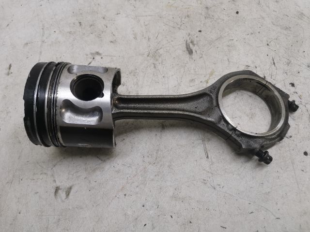 bontott AUDI A6 C5 Dugattyú és Hajtókar