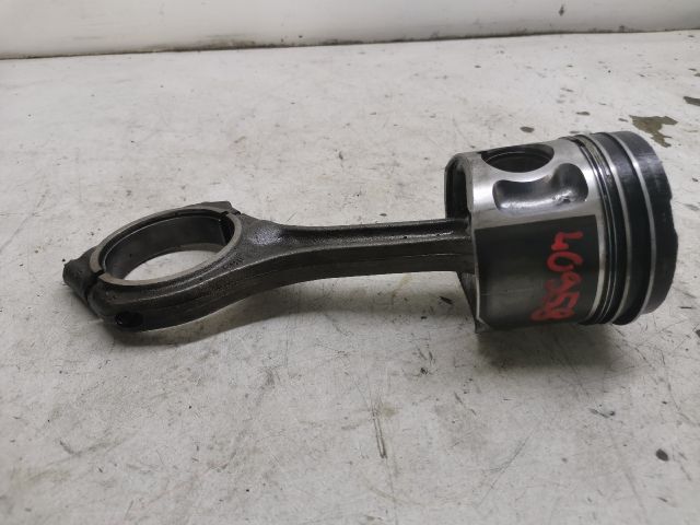 bontott AUDI A6 C5 Dugattyú és Hajtókar