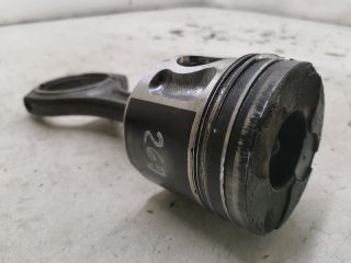 bontott AUDI A6 C5 Dugattyú és Hajtókar