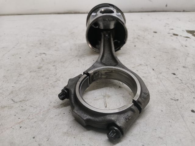 bontott AUDI A6 C5 Dugattyú és Hajtókar