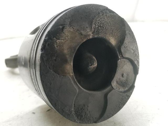 bontott AUDI A6 C5 Dugattyú és Hajtókar