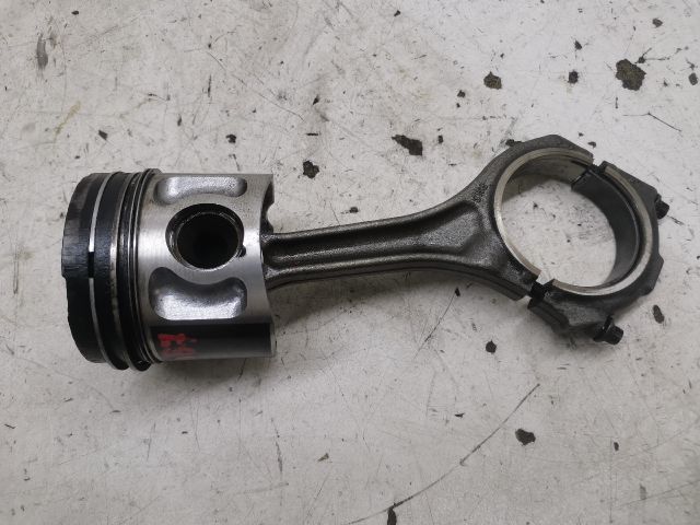 bontott AUDI A6 C5 Dugattyú és Hajtókar