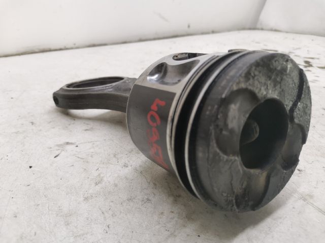 bontott AUDI A6 C5 Dugattyú és Hajtókar