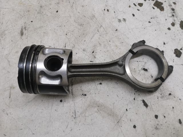 bontott AUDI A6 C5 Dugattyú és Hajtókar